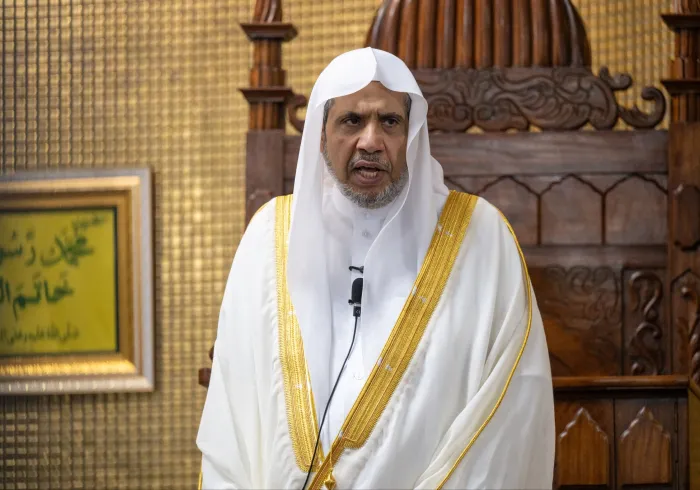 H.E. Sheikh Dr. Mohammed Al-Issa, Secretary-General of MWL and Chairman of the OMS, delivered the Friday sermon from the pulpit of the Parliament House Mosque, in the presence of state governors, ministers, and a large congregation of worshippers.