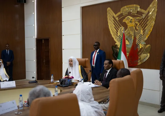 H.E. Prof. Kamil Idris, the Prime Minister of the Republic of Sudan, held a session of talks with H.E. Sheikh Dr. Mohammed Al-Issa, in the presence of members of the Council of Ministers and senior advisers at the Presidency of the Government.