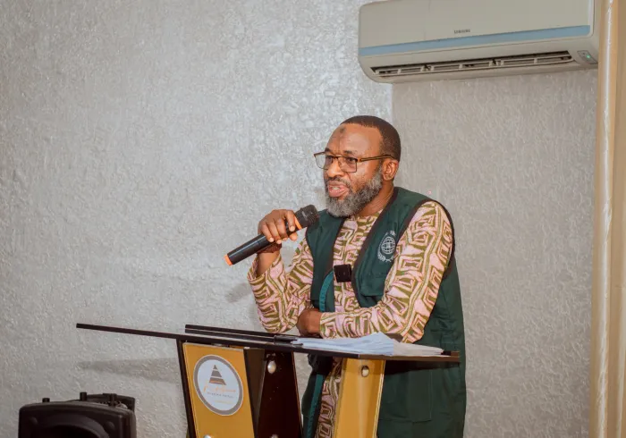 Pemberantasan Kebutaan di Afrika  Liga Muslim Dunia melaksanakan program pelatihan bagi perawat mata dan tenaga kesehatan di Nigeria