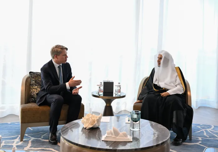 At his residence in Sydney, H.E. Sheikh Dr. Mohammed Al-Issa, Secretary-General, received H.E. Mr. Paul Erickson, National Secretary of the Labor Party