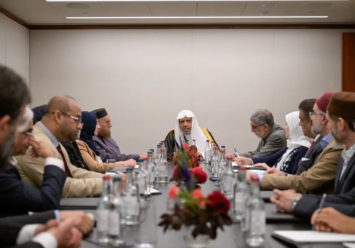 H.E. Sheikh Dr. Mohammed Al-Issa, Secretary-General of the MWL and Chairman of the OMS, met with Islamic religious leaders, including a number of business figures from across the United Kingdom