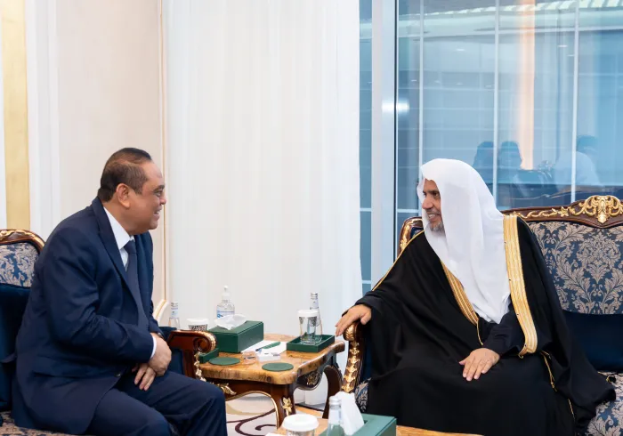 ‏Yang Mulia Sekretaris Jenderal LMD, Ketua Asosiasi Ulama Muslim, Syekh Dr.  Mohammed Al-issa, bertemu dengan Ketua Harian Dewan Masjid Indonesia, Ketua Dewan Pembina Dunia Melayu Dunia Islam, Komjen Pol, Dr. Syafruddin Kambo