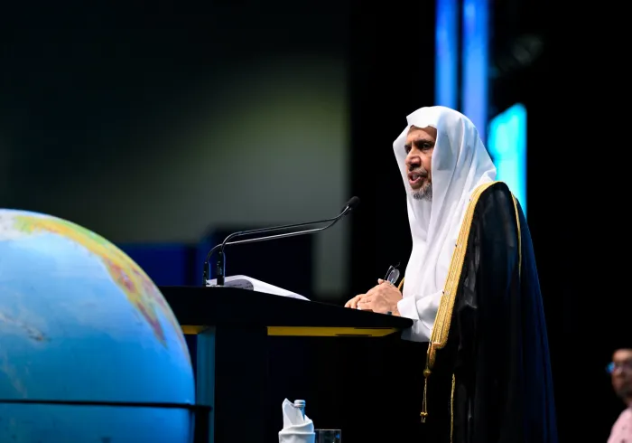 بین الاقوامی مذہبی قیادتوں کی تیسری عالمی سربراہی کانفرنس کی جھلکیاں، جس میں سیکرٹری جنرل رابطہ اور چیئرمین مسلم علماء کونسل، عزت مآب شیخ ڈاکٹر محمد العیسی نے افتتاحی تقریب سے مرکزی خطاب کیا