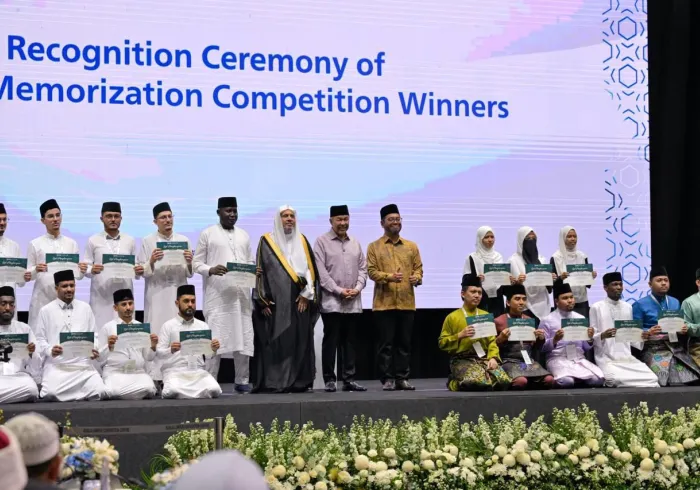 Le Secrétaire général de la Ligue islamique mondiale inaugure la quatrième session du Forum du Conseil des oulémas de l’ASEAN et lance le projet d’enseignement de la langue arabe destiné aux mémorisateurs du Coran dans la région
