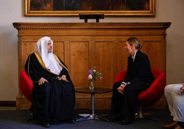 التقى معالي الأمين العام، رئيس هيئة علماء المسلمين، فضيلة الشيخ د.⁧‫محمد العيسى‬⁩ ‬⁩، "في وقتٍ سابقٍ"، دولةَ رئيس وزراء نيوزيلندا السابقة، السيدة جاسيندا أرديرن