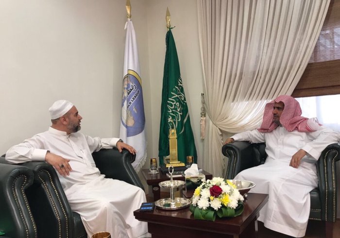 le SG rencontrant aujourd'hui le Président de l'Organisation Islamique Européenne, Cheikh Sufyan Mohajiri Zayyan.