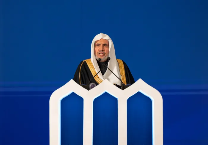 جناب دبیرکل و رئیس انجمن علمای مسلمان، آقای دکتر شیخ محمد العیسی    در نشست افتتاحیه کنفرانس ایجاد پل های ارتباطی میان مذاهب اسلامی: