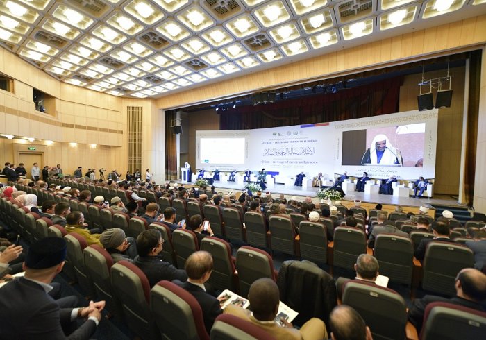 Cheikh Abdelatif Deriane Mufti du Liban à Moscou au congrès de la Ligue où il a présenté l’appel de l’Islam à la miséricorde et la paix.