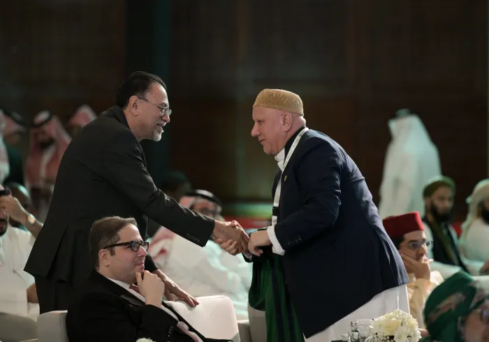 ‏خدمةً للأمة الإسلامية في مجمل شؤونها الدينية من خلال مُنجَزٍ رقمي يستند على مظلة شرعية دولية جامعة، واعتمادٍ فقهي لفكرته من المجمع الفقهي الإسلامي: ‏المنصةُ الرقميةُ "منهاج"، من مكة إلى العالم.