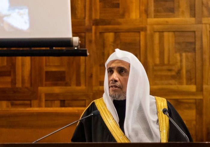 معالي الشيخ د ⁧‫محمد العيسى‬⁩ يلقي مساء أمس محاضرة في الجامعة الكاثوليكية بإيطاليا والتي احتفت بمعاليه بالأناشيد العربية وسلمته ميداليتها.