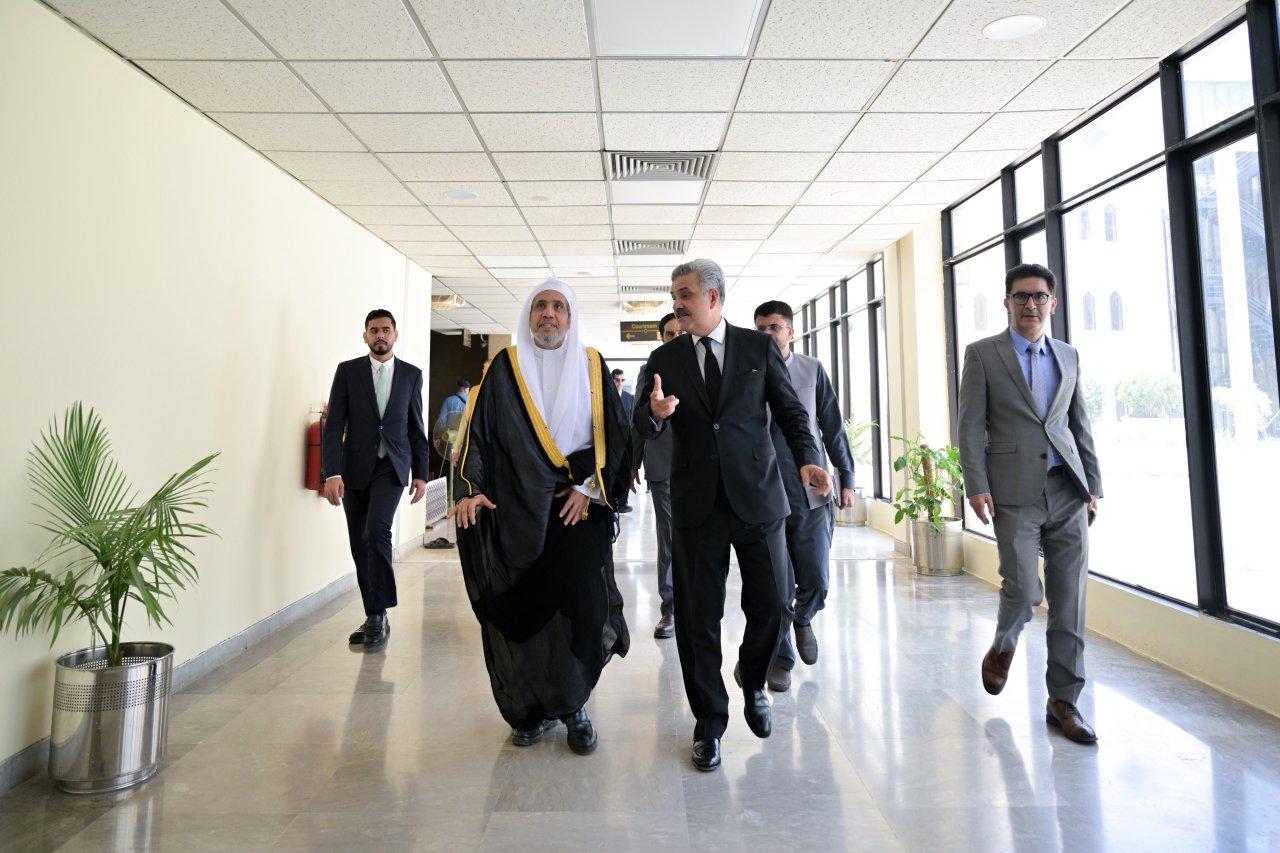 رئيس مجلس الشيوخ ورئيس المحكمة العليا الباكستانيان يستقبلان أمين عام رابطة العالم الإسلامي