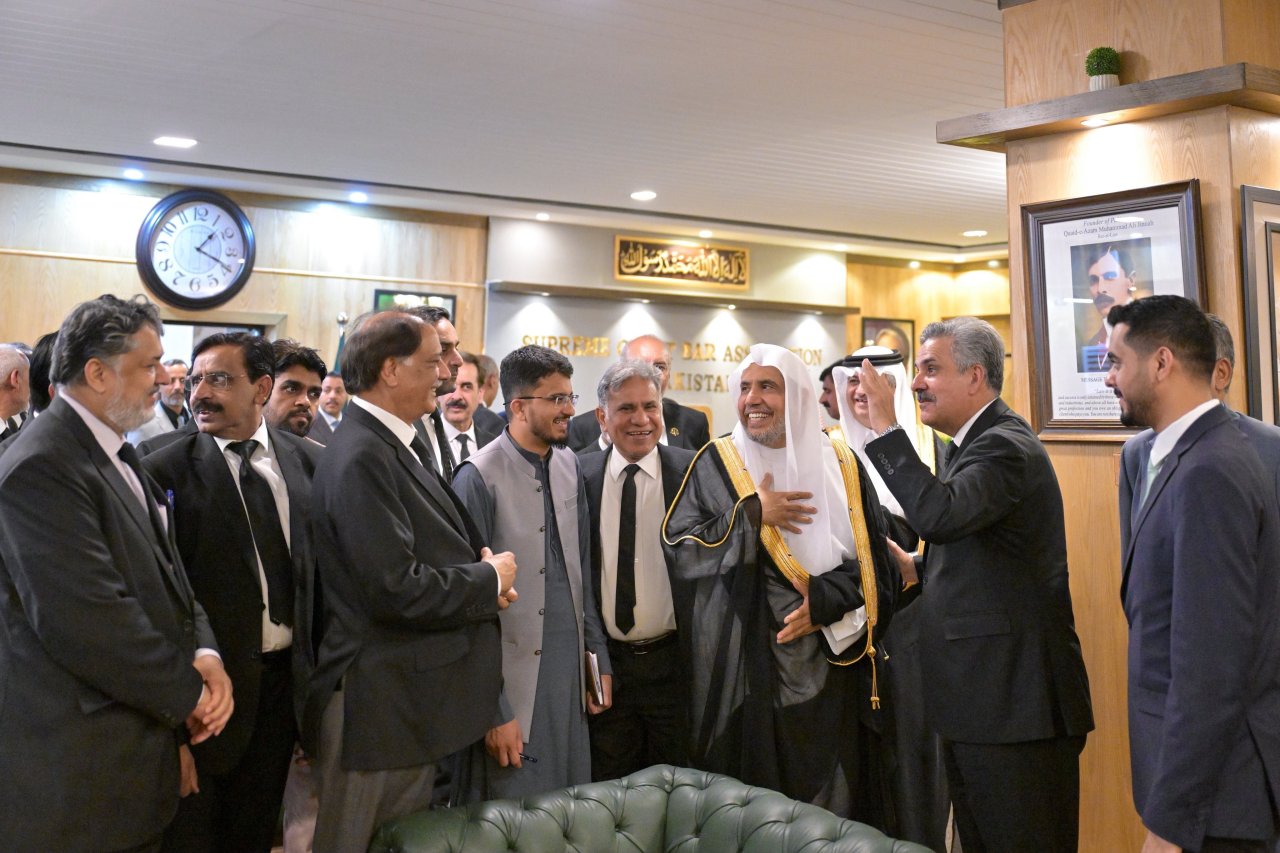 رئيس مجلس الشيوخ ورئيس المحكمة العليا الباكستانيان يستقبلان أمين عام رابطة العالم الإسلامي