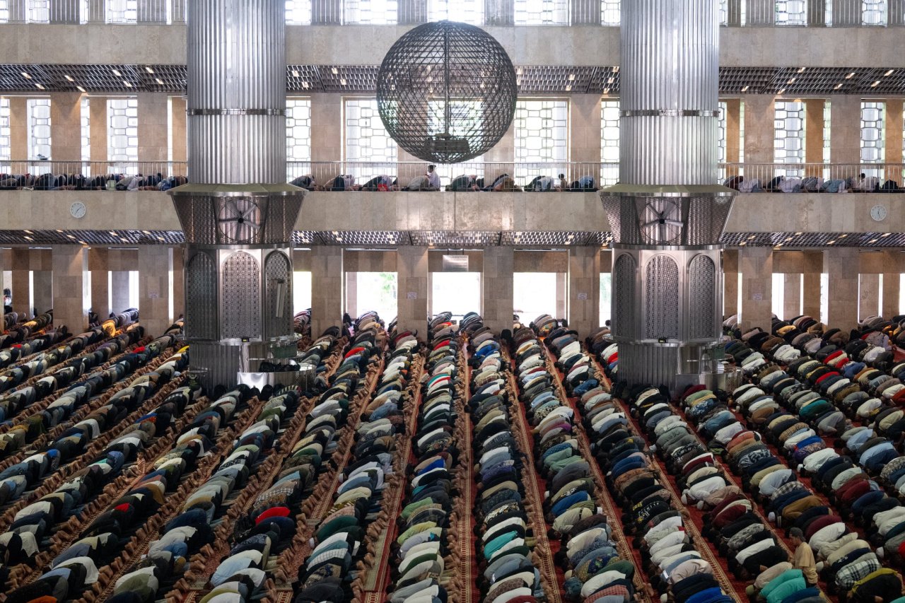 Yang Mulia Syekh Dr. Mohammed Alissa, "hari ini, dari mimbar Masjid Istiqlal, Indonesia"