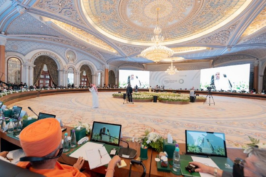 مشترکہ اقدار فورم ریاض  میثاق مدینہ کے نہج پر ہے، جسے نبی کریم صلی اللہ علیہ وسلم  نے مدینہ منورہ میں مختلف  کمیونٹیز کے ساتھ ایک دستاویزی شکل میں تیار فرمایا تھا،جس میں سب کے ساتھ تعامل میں شریعت اسلامیہ کا حکیمانہ اسلوب عياں تھا۔