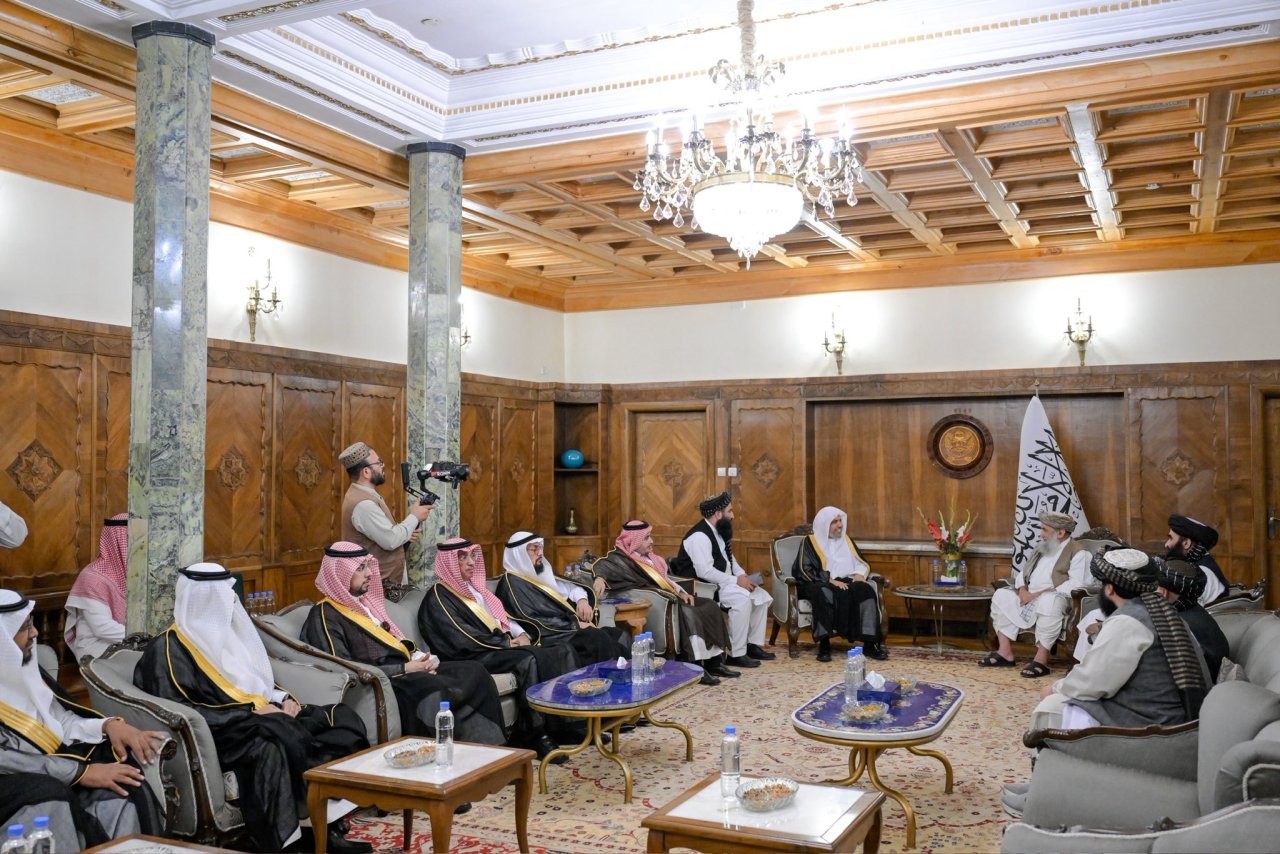 On the occasion of a grand official reception, Mullah Mohammad Hasan Akhund, Prime Minister of Afghanistan, received H.E. Sheikh Dr. Mohammed Alissa, Secretary-General of the Muslim World League (MWL) and Chairman of the Organization of Muslim Scholars