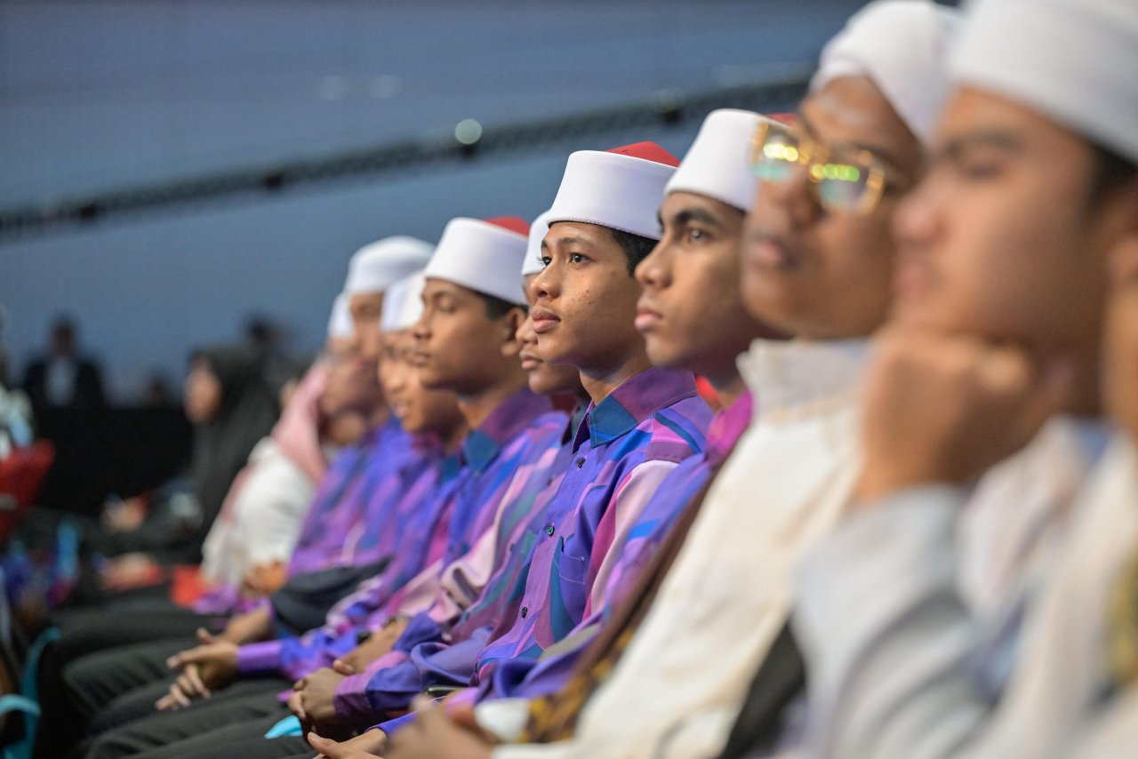 Sekretaris Jenderal Liga Muslim Dunia Menutup Forum Global Pengesahan Ijazah Al-Qur’an Dan Pemberian Penghargaan kepada Para Qari Senior di Negara-negara “ASEAN”