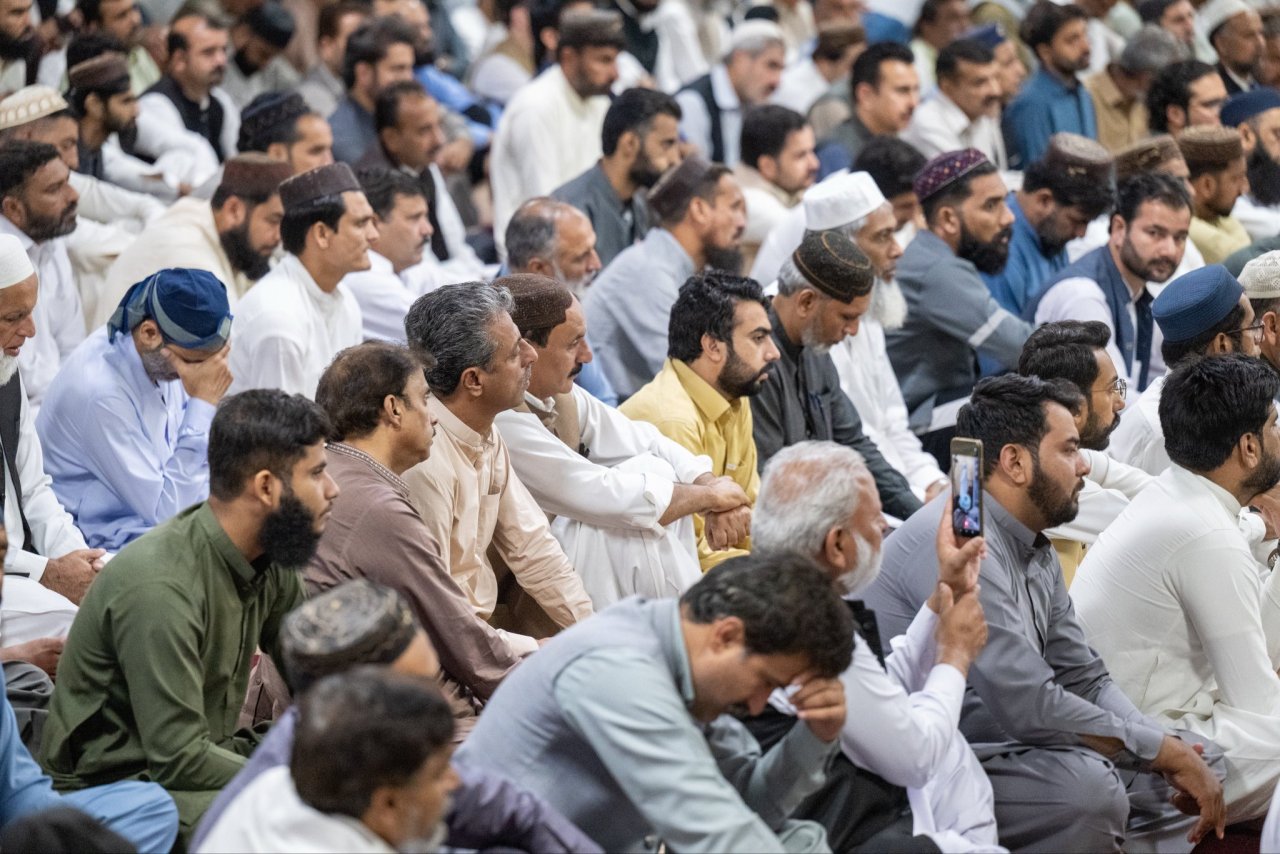 H.E. Sheikh Dr. Mohammed Al-Issa, Secretary-General of MWL and Chairman of the OMS, delivered the Friday sermon from the pulpit of the Parliament House Mosque, in the presence of state governors, ministers, and a large congregation of worshippers.