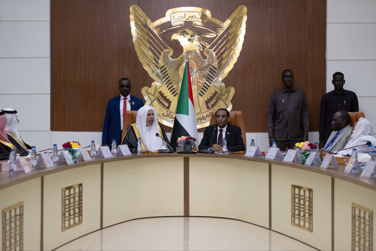 H.E. the Secretary-General of (MWL) in Sudan: Strengthening cooperation and supporting efforts to restore stability and peace through high-level meetings held by H.E. Sheikh Dr. Mohammed Al-Issa with government leaders and delegations of scholars