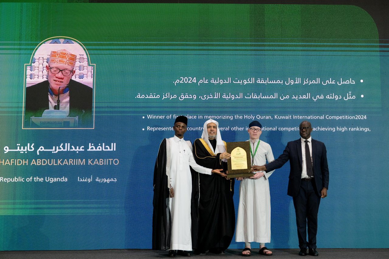 ڈاکٹر محمد  العیسیٰ کی روانڈا میں 70 ہزار حفاظ و حافظاتِ قرآن کریم کی تقریبِ تکمیلِ حفظ میں شرکت