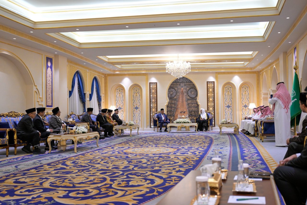Yang Mulia Sekretaris Jenderal LMD, Syekh Dr. Mohammed Al-Issa , menerima kunjungan Yang Mulia Ketua Majelis Permusyawaratan Rakyat (MPR) Republik Indonesia, Bapak Ahmad Muzani
