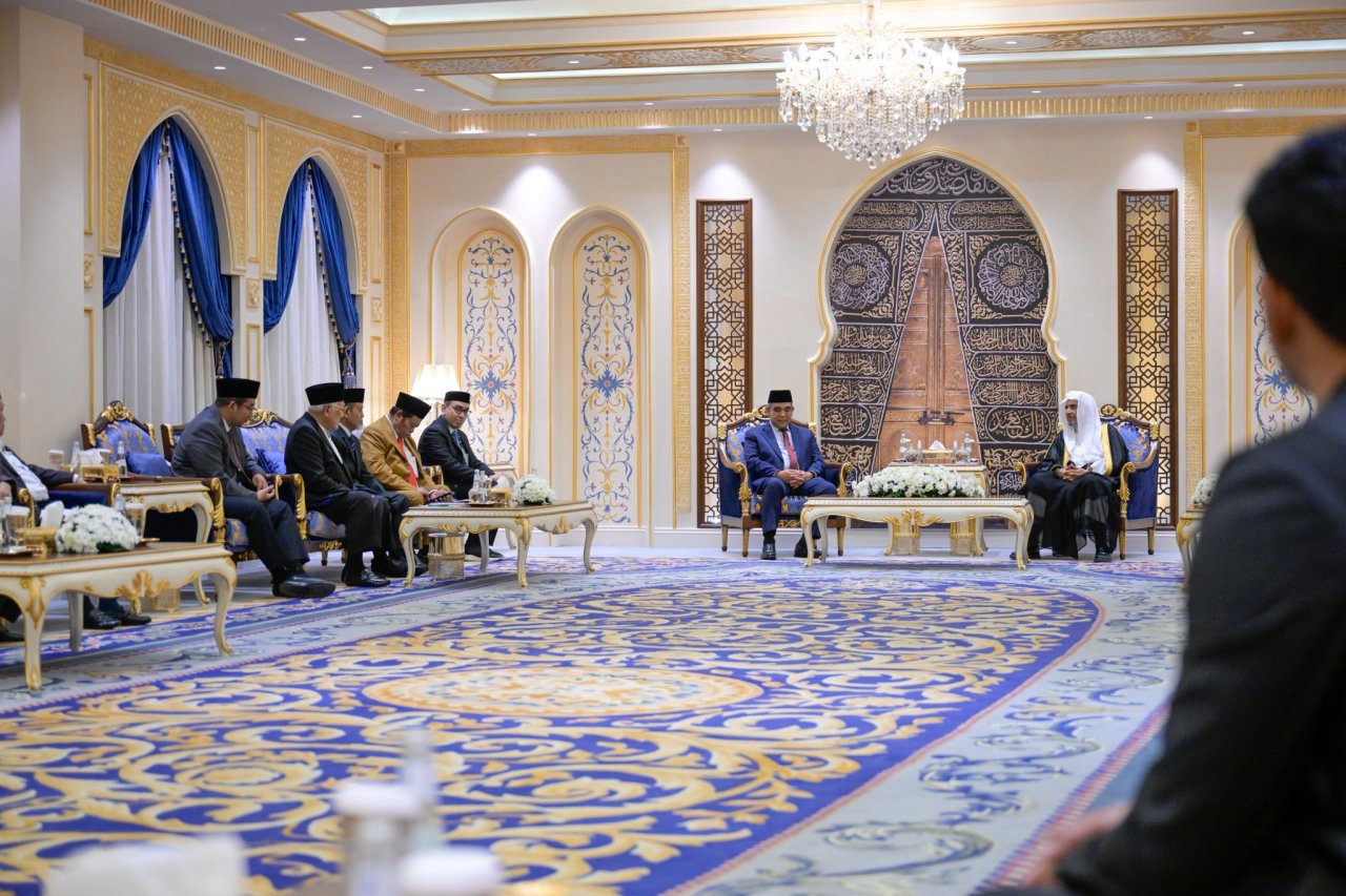 Yang Mulia Sekretaris Jenderal LMD, Syekh Dr. Mohammed Al-Issa , menerima kunjungan Yang Mulia Ketua Majelis Permusyawaratan Rakyat (MPR) Republik Indonesia, Bapak Ahmad Muzani
