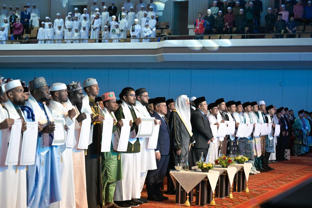 The Muslim World League takes pride in serving the Holy Qur’an and its people by empowering its memorizers