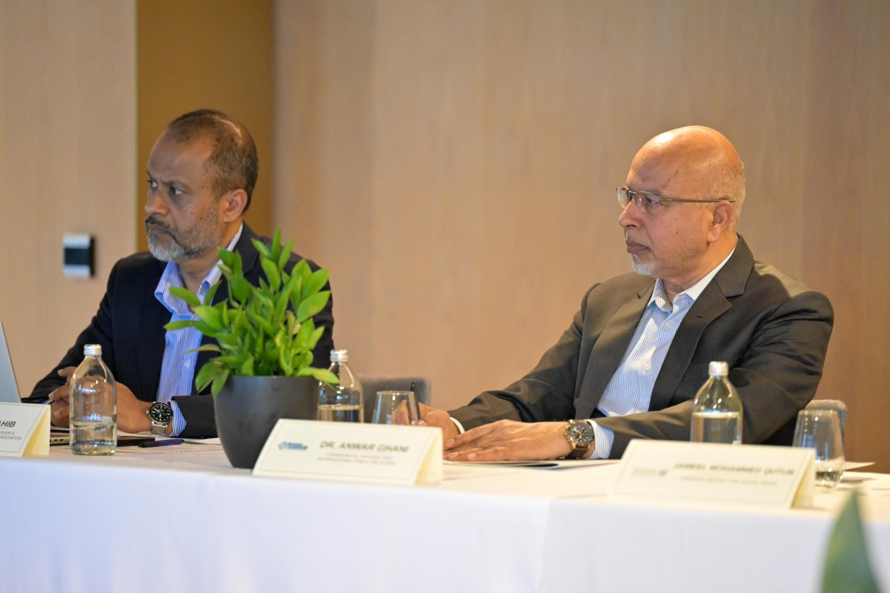 H.E. Sheikh Dr. Mohammed Al-Issa, Secretary-General of the MWL, met at his residence in Auckland, New Zealand, with the senior leadership of the Federation of Islamic Associations of New Zealand