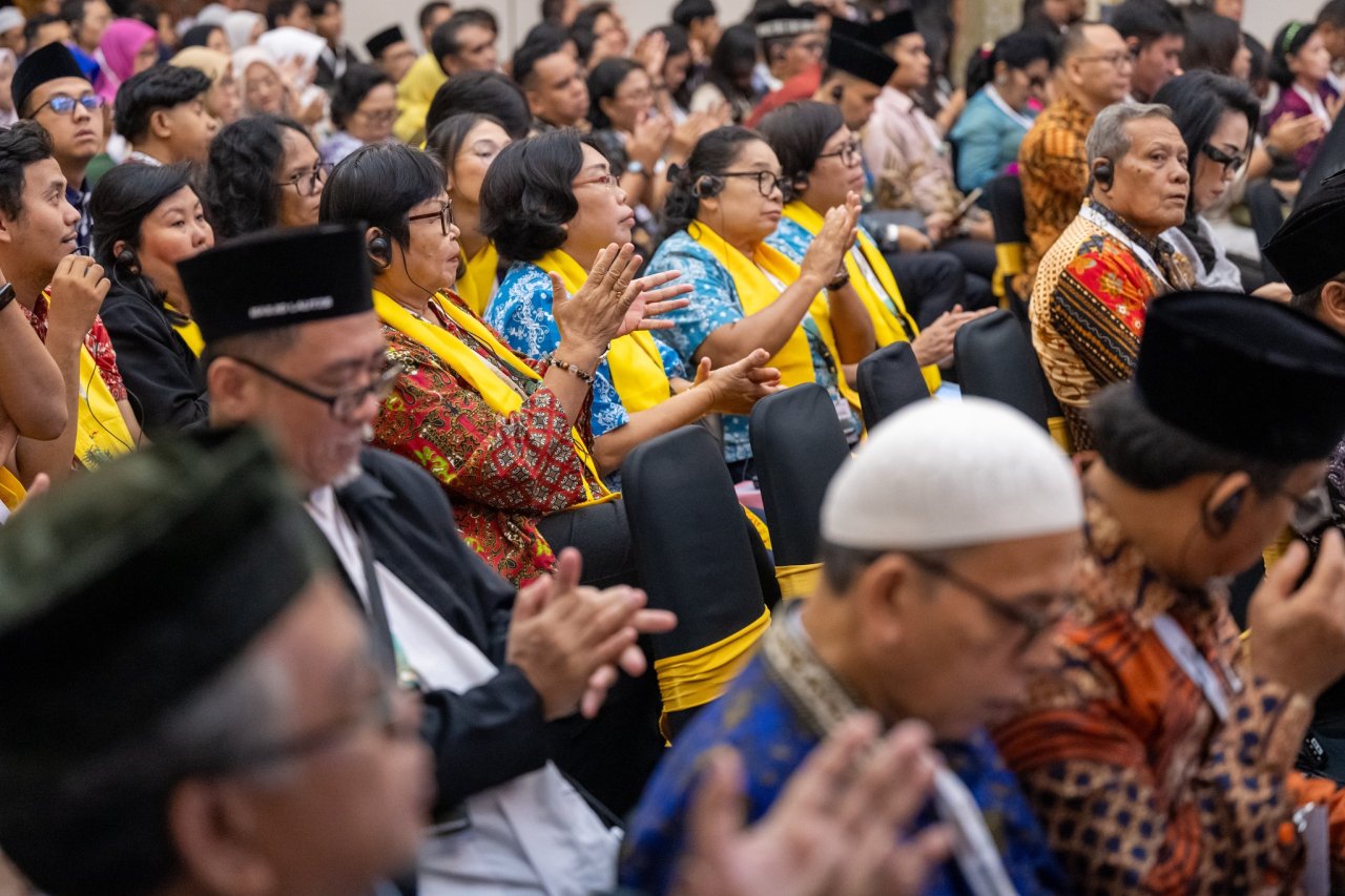 Yang Mulia Syekh Dr. Mohammed Al-Issa, menyampaikan pidato dengan tema “Dialog Antarumat Beragama”