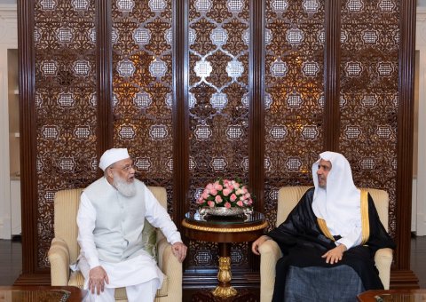 At his residence in New Delhi, His Excellency Sheikh Dr.Mohammed Alissa received His Eminence Sheikh Abdullah Saud Salafi, General-Secretary of Jamiah Salafiah (Markazi Darul Uloom).