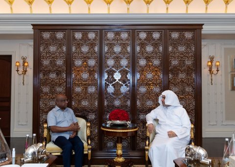 In New Delhi, His Excellency Sheikh Dr. Mohammad Al-Issa, the Secretary-General of the MWL, Chairman of the Organization of Muslim Scholars, met with His Excellency Mr. Abdulla Shahid, the Foreign Minister of the Maldives