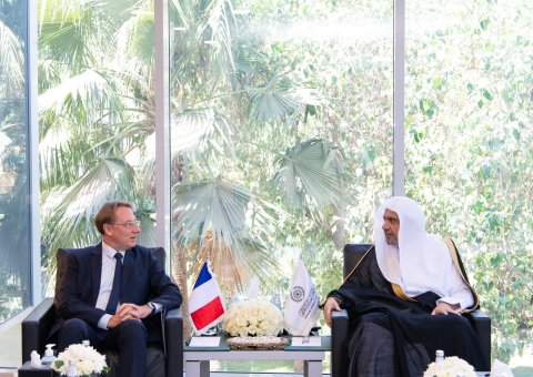 His Excellency Sheikh Dr. Mohammed Al-ssa, Secretary-General of the MWL and Chairman of the Organization of Muslim Scholars, met with Amb. Ludovic Pouille, Ambassador of the French Republic to the Kingdom of Saudi Arabia