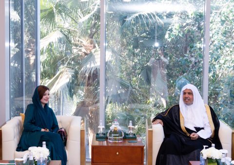 In his office in Riyadh, His Excellency Sheikh Dr.Mohammed Alissa, Secretary-General of the MWL and Chairman of the Organization of Muslim Scholars, met with Her Excellency Ms. Mushaal Mullick, Special Assistant to the Prime Minister of Pakistan on Human Rights and Women Empowerment. 