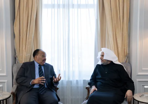 جناب دبیر کل، و رئیس انجمن علمای مسلمان، آقای دکتر شیخ محمد العیسی در محل اقامت خود در نیویورک، از آقای مارتین لوتر کینگ سوم، فرزند رهبر حقوق مدنی آمریکا در راستای مقابله با تبعیض نژادی استقبال نمود