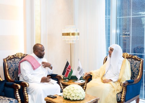 Cheikh Mohammed Al-Issa, Secrétaire général de la LIM, a rencontré  M. Mohamed Ramadhan Ruwange, ambassadeur du Kenya auprès du Royaume d'Arabie saoudite.