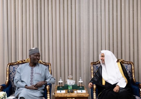 In his office, H.E. Sheikh Dr. Mohammed Alissa, Secretary-General of the Muslim World League (MWL) and Chairman of the Organization of Muslim Scholars, met with H.E. Mr. Saidou Mamadou, Minister of Higher Education, Scientific Research, and Technological Innovation in the Republic of Niger.