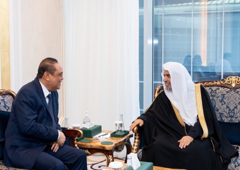 His Excellency Sheikh Dr. Mohammad Al-Issa, Secretary-General of the MWL and Chairman of the Organization of Muslim Scholars, met with His Excellency Dr. Syafruddin Kambo, Deputy Chairman of the Indonesian Mosque Council