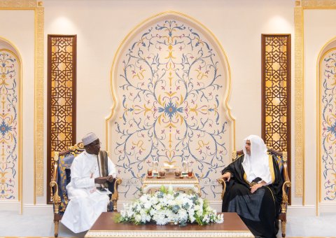 Au siège de la LIM à La Mecque, cheikh Mohammed Al-Issa , Secrétaire général et président de l'Organisation des savants musulmans