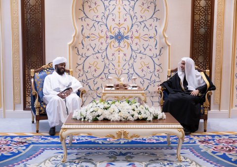 At the Muslim World League (MWL) Headquarters in Makkah, His Excellency Sheikh Dr. Mohammed Al-Issa , Secretary-General of the MWL and Chairman of the Organization of Muslim Scholars, met with Dr. Omar Bakhit Mohammed,