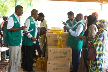 Le bureau de la Ligue islamique mondiale en République du Soudan poursuit ses programmes humanitaires et médicaux, malgré tous les défis liés à la guerre, en coordination directe avec les autorités compétentes.