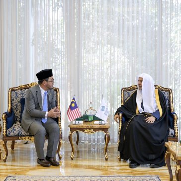 Le Secrétaire Général, cheikh Mohammed Al-Issa, a reçu aujourd’hui le ministre malaisien des Affaires religieuses, Dr. Zulkifli bin Hasan