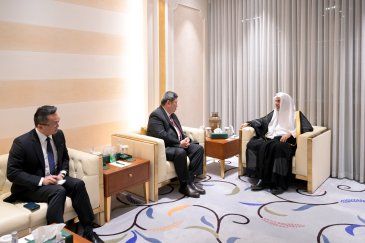 H.E. Sheikh Dr. Mohammed Al-Issa , Secretary-General of the MWL, received H.E. Mr. Sami Jang, the Economic and Cultural Representative of Taipei to the KSA