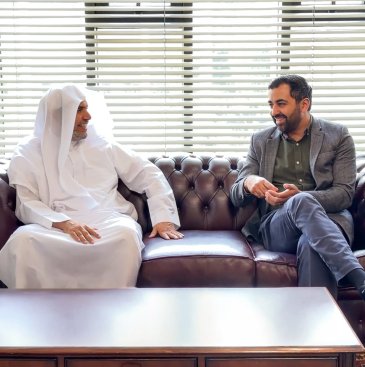 His Excellency Sheikh Dr. Mohammed Al-Issa , Secretary-General of the MWL and Chairman of the OMS, met at the London Central Mosque with Mr. Humza Yousaf, the former First Minister of Scotland