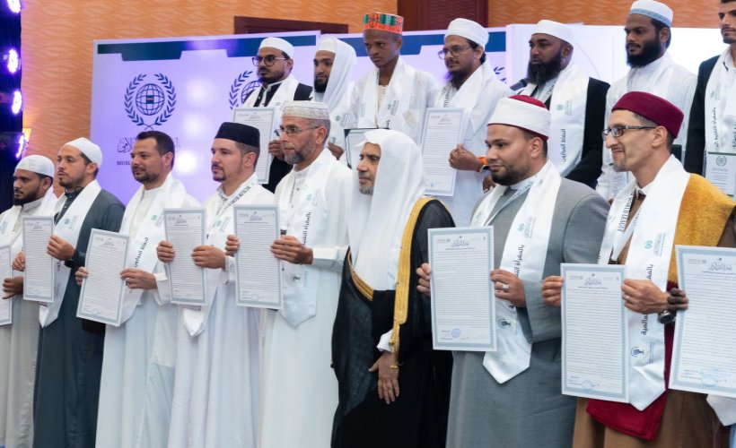 Les certifications coraniques avec une chaîne de transmission continue jusqu’à notre Prophète (paix sur lui) constituent un immense honneur dont est fière la Ligueislamiquemondiale qui s’emploie à transmettre aux enfants de la communauté