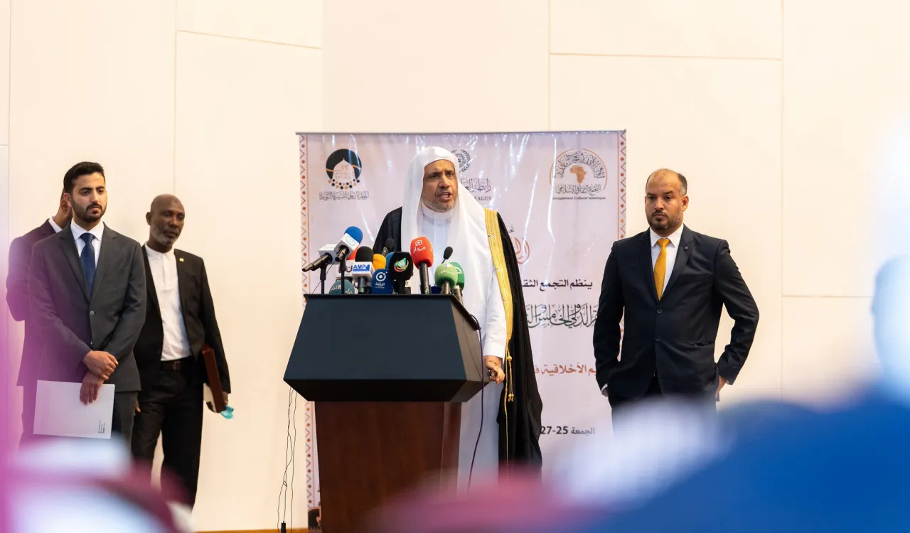 Sous l’égide du président mauritanien à Nouakchott le plus grand rassemblement des oulémas d’Afrique en présence du SG de la LIM pour présenter les hautes valeurs morales contenues dans la biographie du Prophète