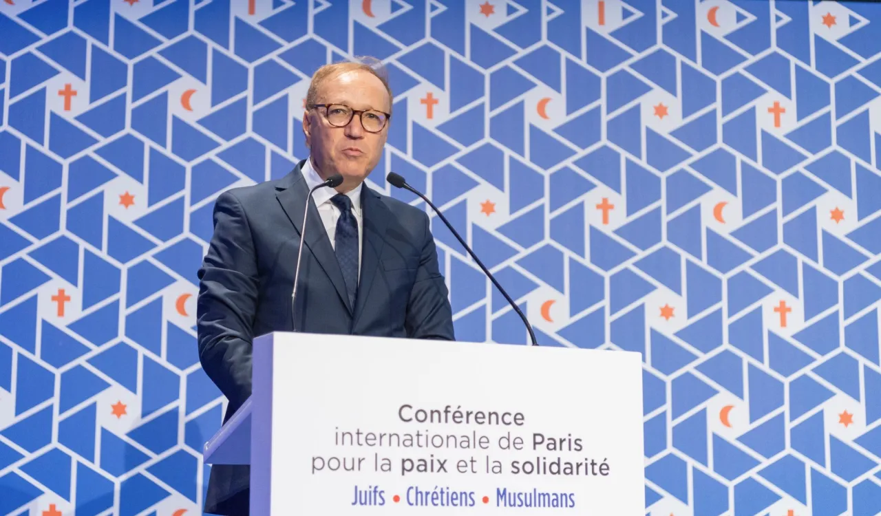 رئيس مؤسسة إسلام ⁧فرنسا⁩ "الرسمية" المفكر الكبير والناشط الشهير في مجال السلام المجتمعي والاندماج الوطني الدكتور غالب بن شيخ يعرب عن سعادته البالغة بالجمع الغفير من الحضور النخبوي والمتنوع للمؤتمر :