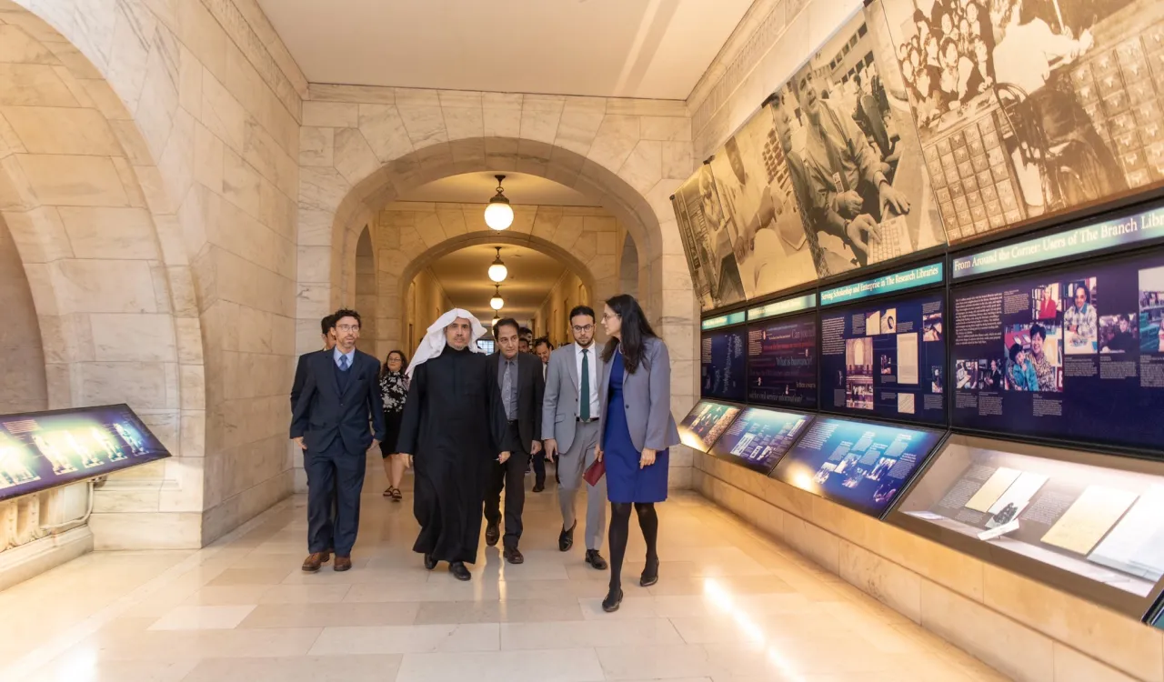 La bibliothèque générale de New York reçoit le D.Mohammad Alissa pour une visite privée.