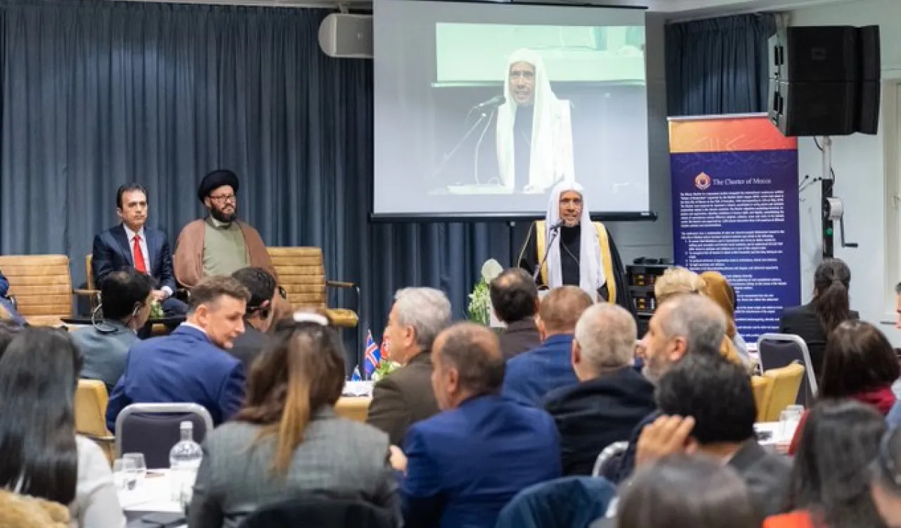 رابطہ عالم اسلامی نے نارڈک کونسل برائے تعلقات عامہ کے تعاون سے نارڈک ممالک سے تعلق رکھنے والی سیاسی شخصیات،  ماہرین تعلیم اور مذہبی رہنماؤں کی انسانی یکجہتی کے فروغ کے لئے اوسلو میں منعقدہ سمپوزیم میں میزبانی کی