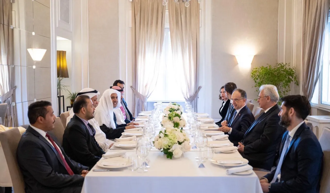 The Albanian President hosted a lunch in honor of the Secretary-General, President of the Organization of Muslim Scholars