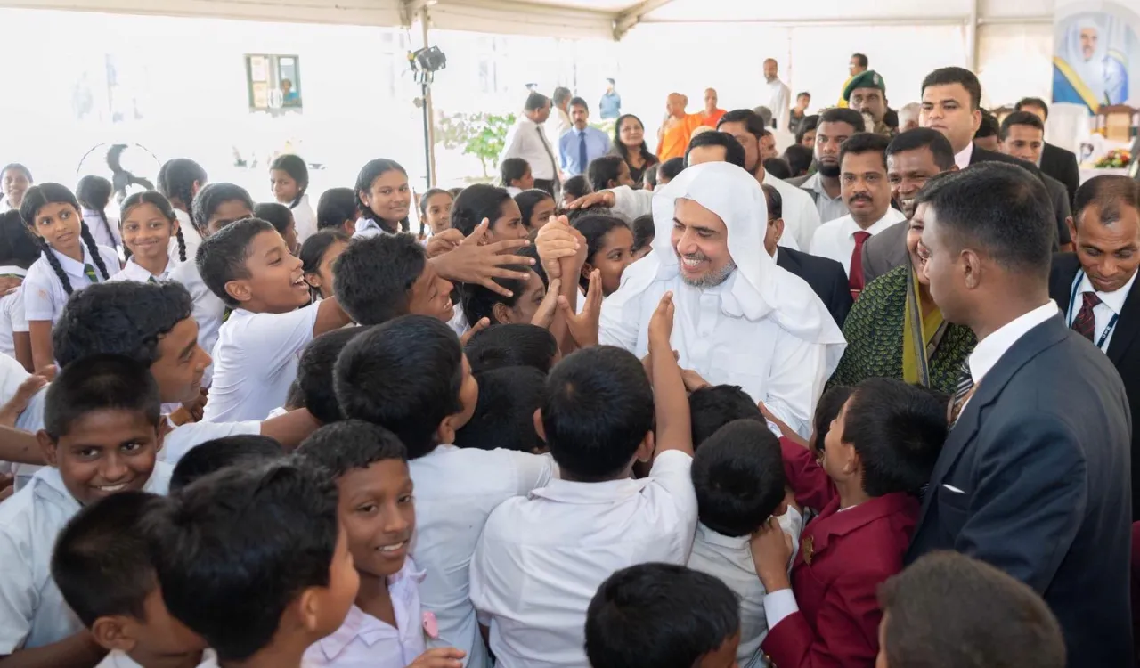 L'éducation et le dialogue sont essentiels pour  l’ouverture aux autres et la compréhension mutuelle. C’est pourquoi la LIM mène des projets à travers le monde visant à offrir à la jeunesse les moyens de construire un avenir meilleur. WYSD2020 World Youth