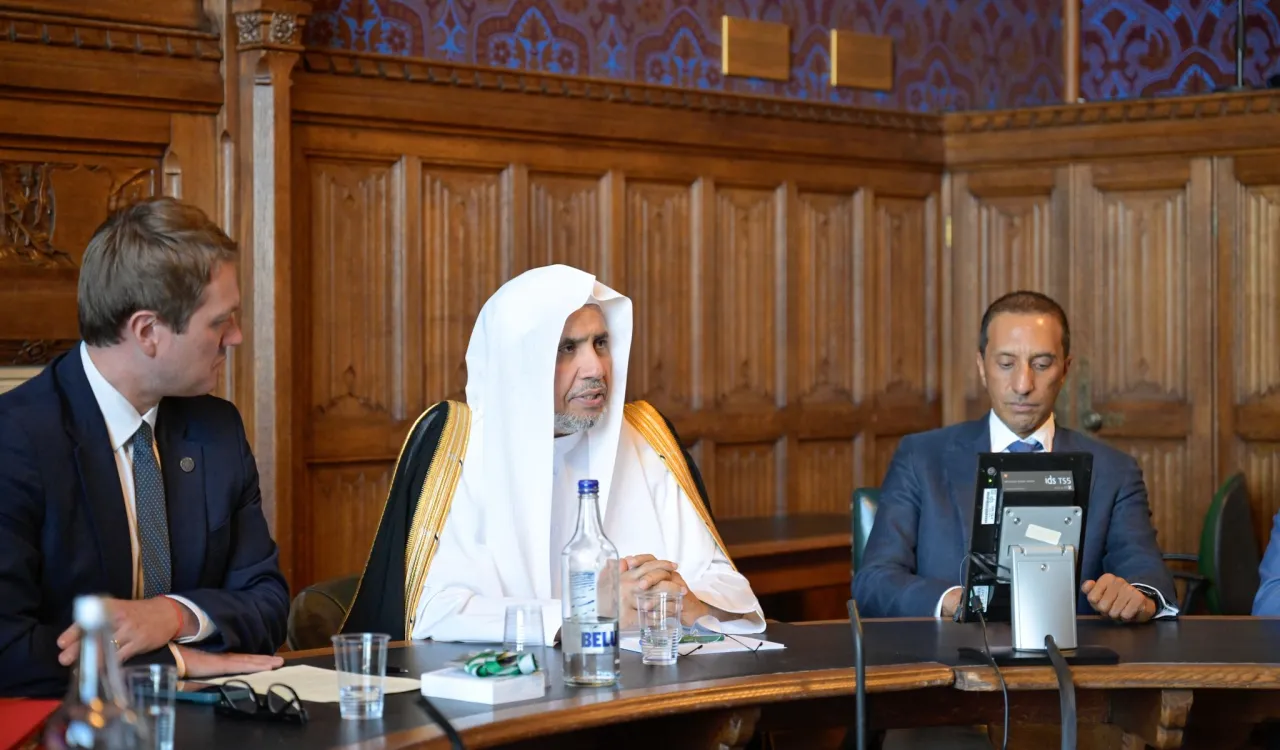 Durante una reunión impulsada por varios miembros del Parlamento británico, tras la sesión ampliada en presencia del Presidente de la Cámara de los comunes: